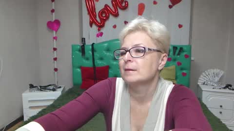 Snapshot of emiliagree chatting on September 15, 6:37 pm EmiliaGree online show from September 15, 6:37 pm
