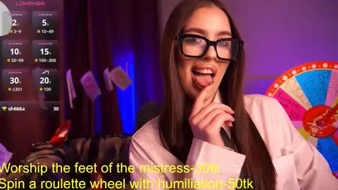 Snapshot of emiliyaroude chatting on October 4, 1:06 pm Emiliya online show from October 4, 1:06 pm