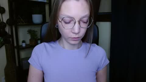 Emilly online show from February 16, 6:24 am