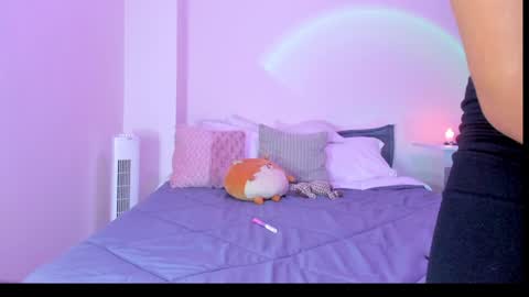 emilly online show from December 19, 4:56 am