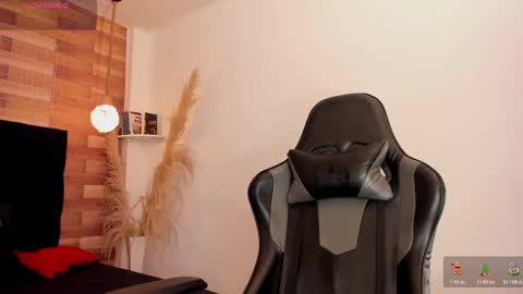 emily_brown04 online show from November 9, 3:08 pm