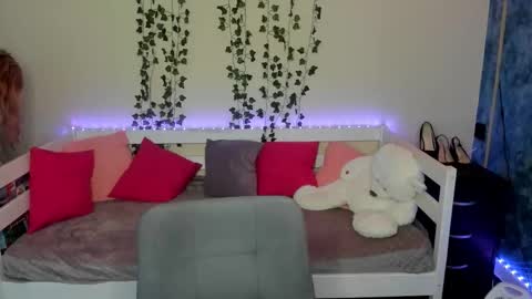 EMILY online show from November 15, 3:07 am