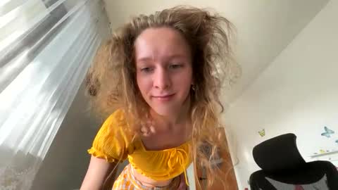 Snapshot of emily_in_parisss chatting on October 8, 7:24 am Emily  online show from October 8, 7:24 am