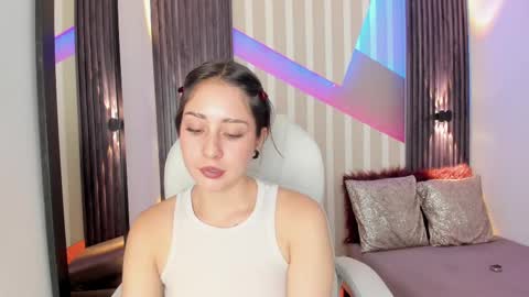 Emily online show from September 19, 3:55 pm