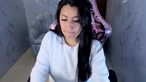 emily_mills_s online show from November 13, 1:54 pm