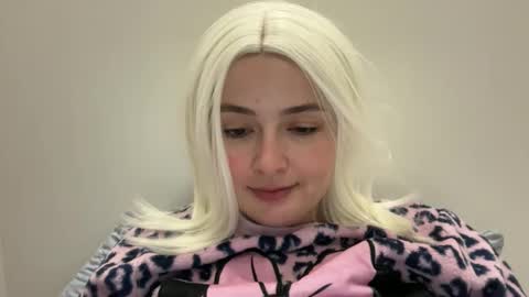 emily_morning_dew online show from November 2, 3:48 pm