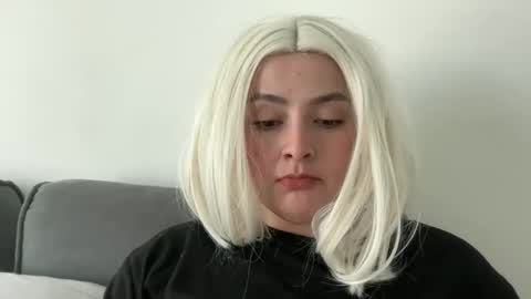 emily_morning_dew online show from March 26, 1:35 pm