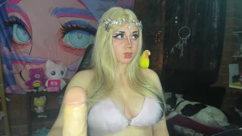 Snapshot of emily_salvatore chatting on October 10, 7:19 pm emily_salvatore online show from October 10, 7:19 pm