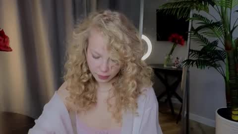 emily shepard online show from December 4, 2:58 am