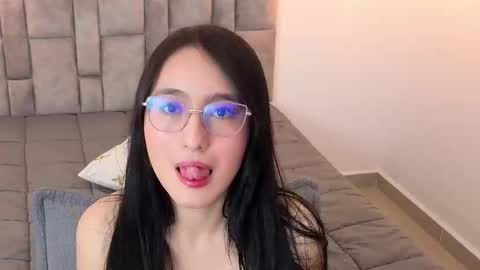 emily_vermont online show from March 13, 11:55 am