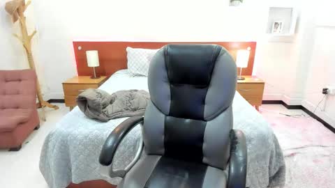 emily_warren__ online show from December 22, 6:55 pm