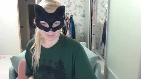 Emily online show from March 28, 5:12 pm