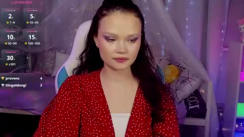 Emilyhaves online show from May 7, 1:37 pm