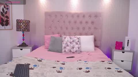 EMILY  online show from November 8, 6:51 am