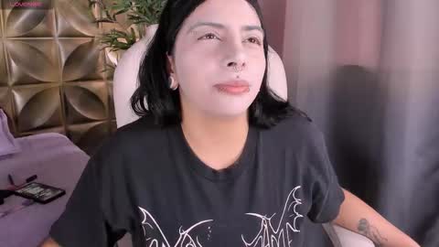 Snapshot of emilydarkwood chatting on October 20, 6:44 pm Emily online show from October 20, 6:44 pm