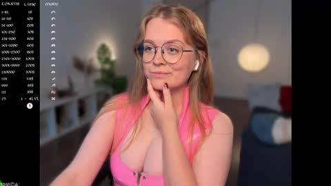 Snapshot of emilyforelsket chatting on September 29, 12:43 pm Emily online show from September 29, 12:43 pm