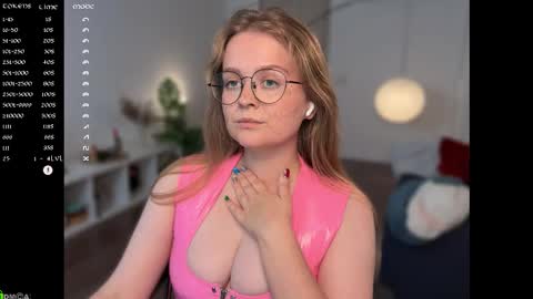 Snapshot of emilyforelsket chatting on September 23, 1:09 pm Emily online show from September 23, 1:09 pm
