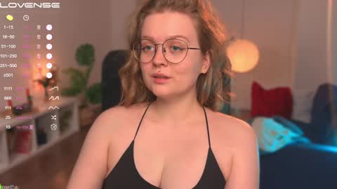 Snapshot of emilyforelsket chatting on February 6, 12:15 pm Emily online show from February 6, 12:15 pm