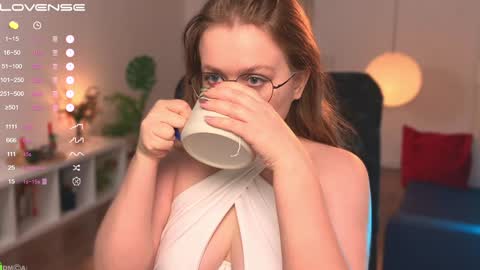 Snapshot of emilyforelsket chatting on February 3, 12:25 pm Emily online show from February 3, 12:25 pm