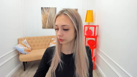 Emily online show from March 3, 7:31 pm