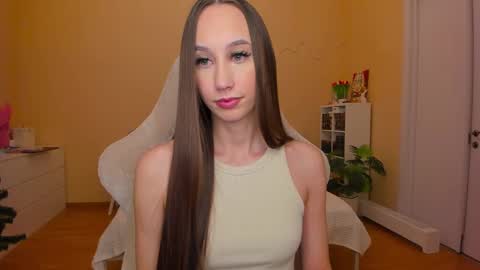 Snapshot of emilyhoston chatting on March 5, 9:05 am Alina online show from March 5, 9:05 am