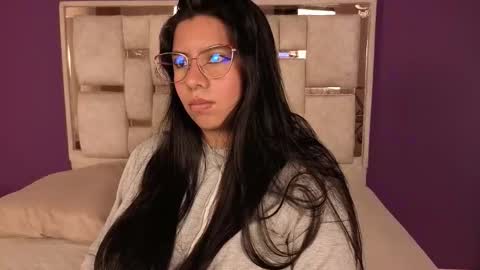 emilyy_cooperr online show from January 12, 12:21 pm