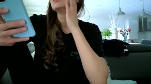 emilly online show from January 31, 9:57 pm