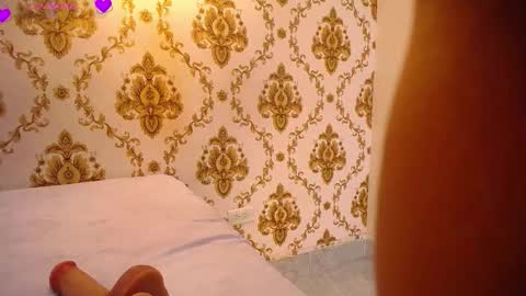 emilyy_walker online show from November 17, 12:28 pm