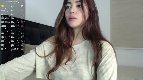 Snapshot of emma_aaa chatting on October 5, 8:19 am Rocio online show from October 5, 8:19 am