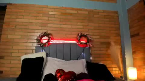 Hey Im EmmaHelp me reach 100 likes online show from June 22, 7:22 pm