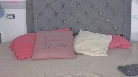 Emma online show from December 22, 2:04 am