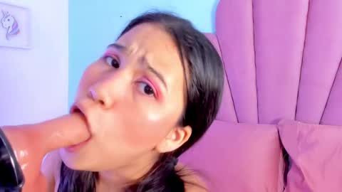 emma online show from September 22, 4:44 am