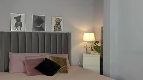 Emma online show from January 8, 9:52 pm