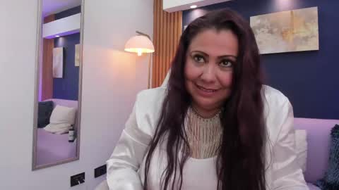 Emma 3 online show from May 15, 4:43 pm