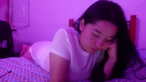 emma_johnson_ online show from January 4, 3:29 am