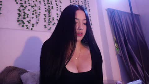 emma_johnson_ online show from January 19, 2:41 am