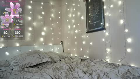 emma_just online show from March 27, 8:26 am