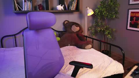 Emma online show from May 30, 2:20 am