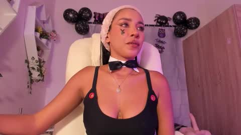 Emma online show from October 31, 8:57 pm