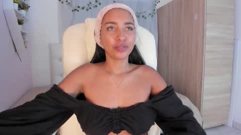 Emma online show from November 19, 7:14 pm