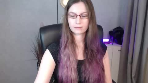 emma online show from September 25, 6:56 am