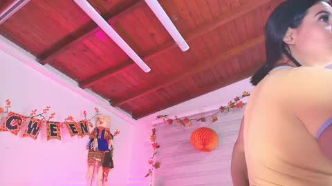 emma online show from October 24, 12:01 pm