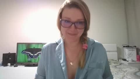 emma_misty_ online show from March 11, 9:17 pm