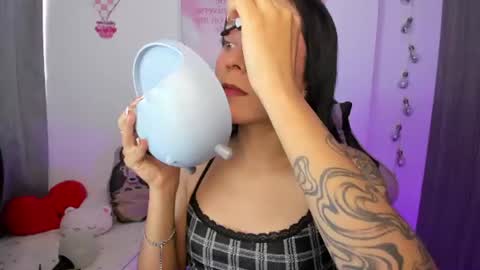 Emma online show from June 11, 6:38 pm