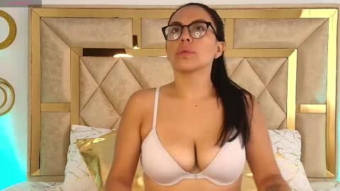 Emma Sanz online show from February 3, 12:32 pm