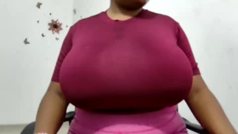 Snapshot of emmaa_5 chatting on December 7, 2:09 am emma 5 online show from December 7, 2:09 am