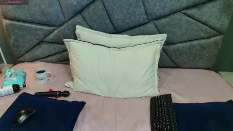 emma online show from February 16, 11:38 am