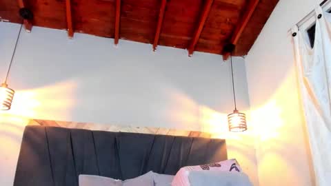 Emma Brant online show from December 5, 3:28 am