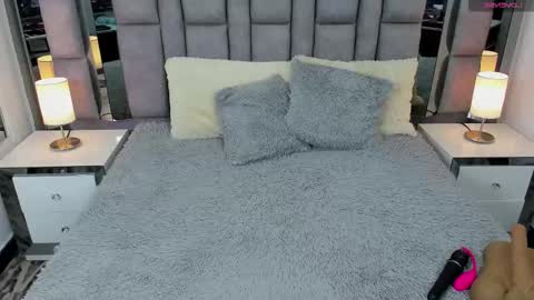 EMMA HILL online show from March 10, 7:29 pm