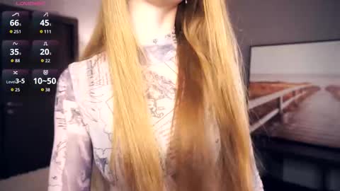 Snapshot of emmalaflame chatting on October 8, 8:24 pm Emma day Wendy night online show from October 8, 8:24 pm